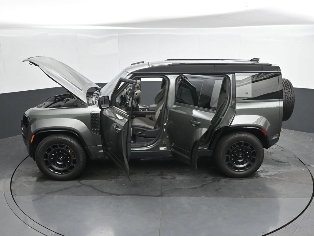 Used 2025 Land Rover Defender 110 AWD/4WD image 51