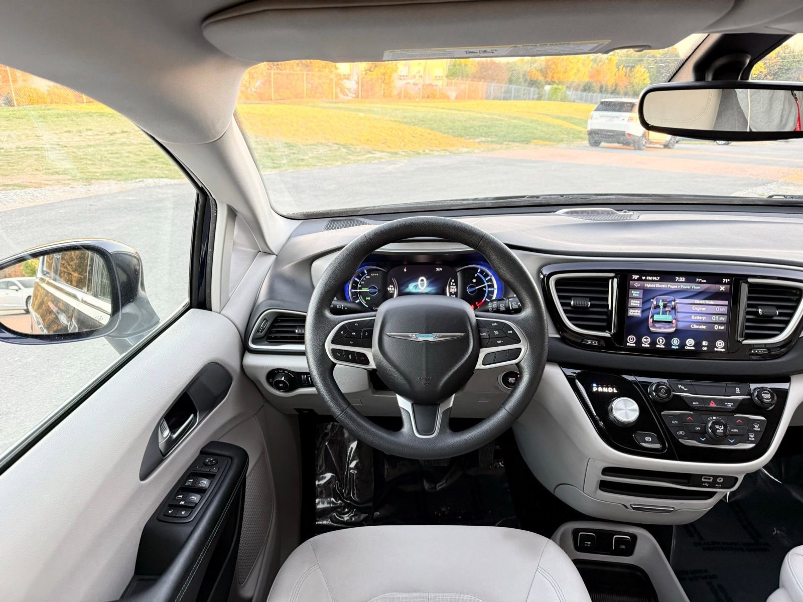 Used 2018 Chrysler Pacifica Touring Plus image 32