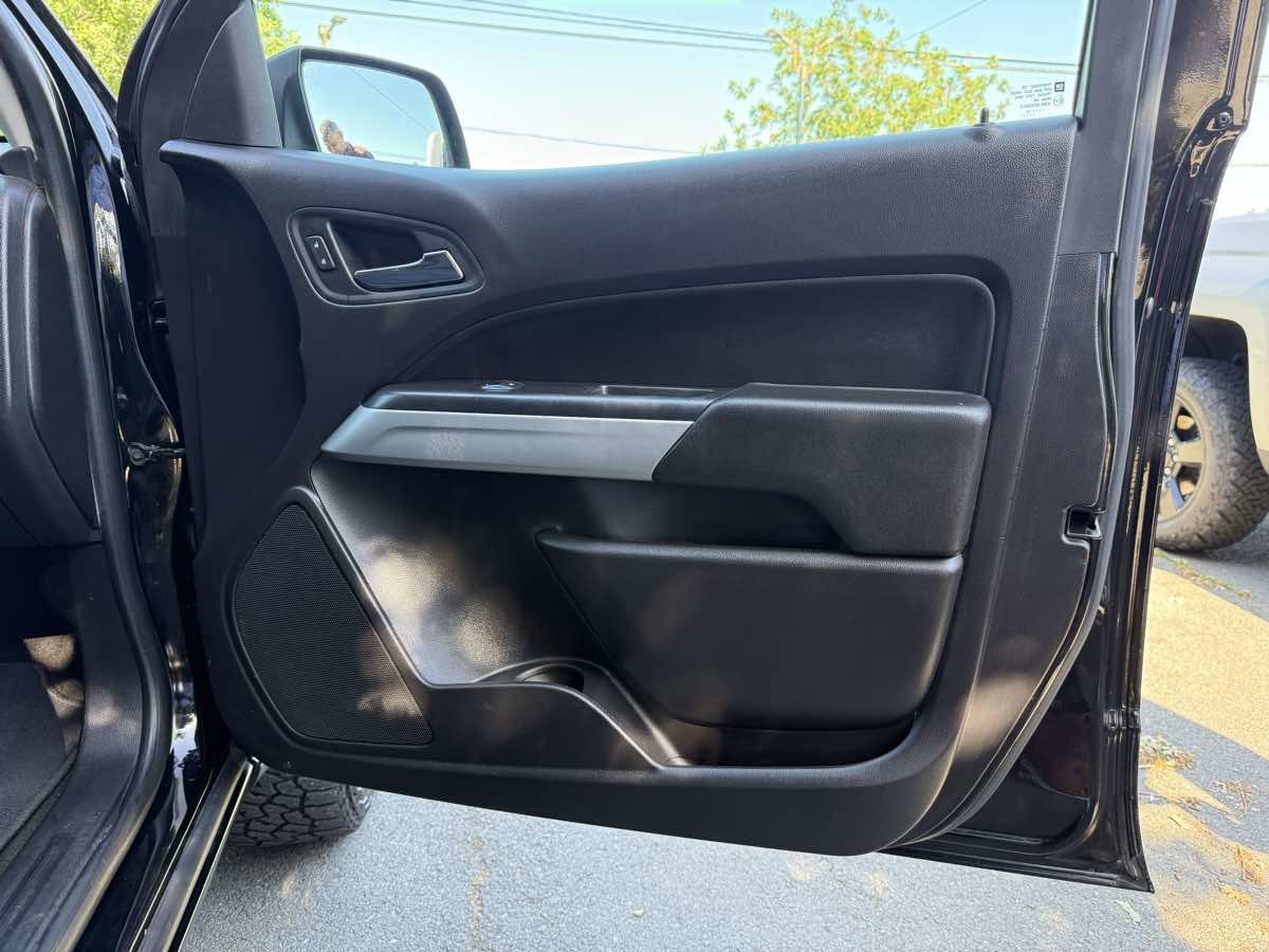 Used 2018 Chevrolet Colorado LT image 24