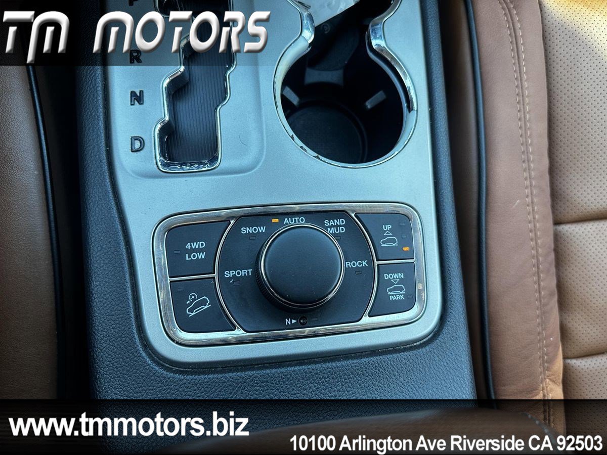 Used 2013 Jeep Grand Cherokee Overland Summit AWD/4WD image 15