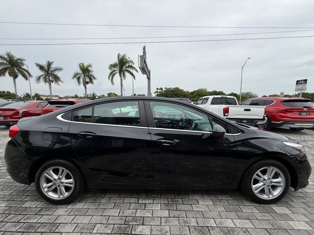 Used 2017 Chevrolet Cruze LT w/ Sun And Sound Package image 9