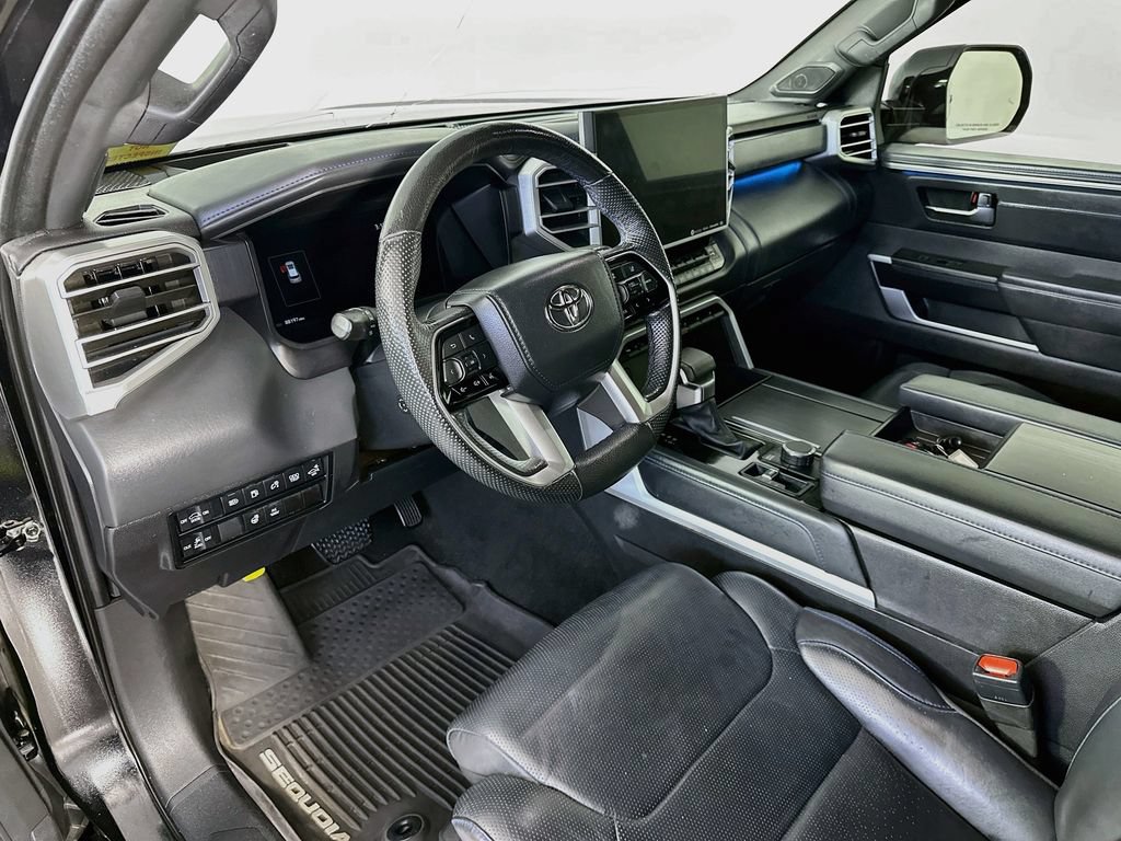Used 2024 Toyota Sequoia Platinum AWD/4WD image 31