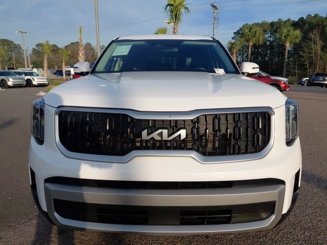 Used 2023 Kia Telluride LX image 2