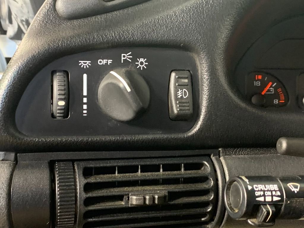 Used 1994 Chevrolet Camaro Z28 image 18