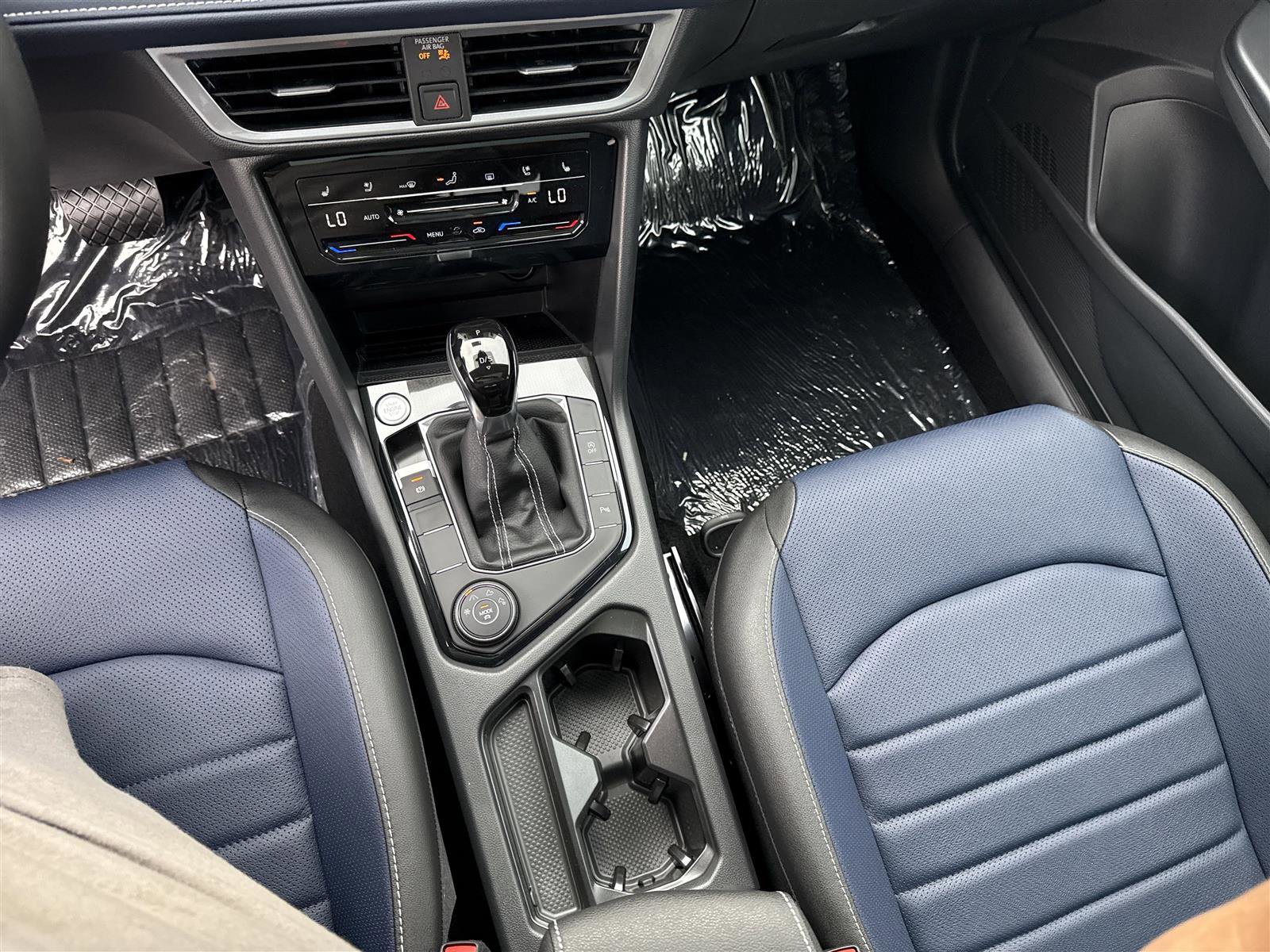 New 2025 Volkswagen Taos SEL image 23