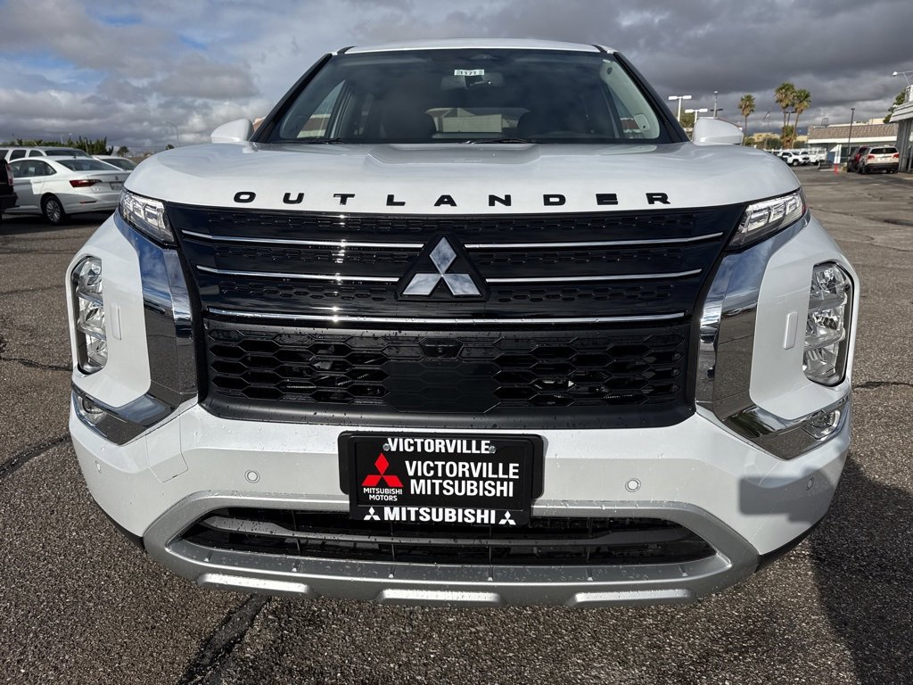 New 2025 Mitsubishi Outlander SE image 2