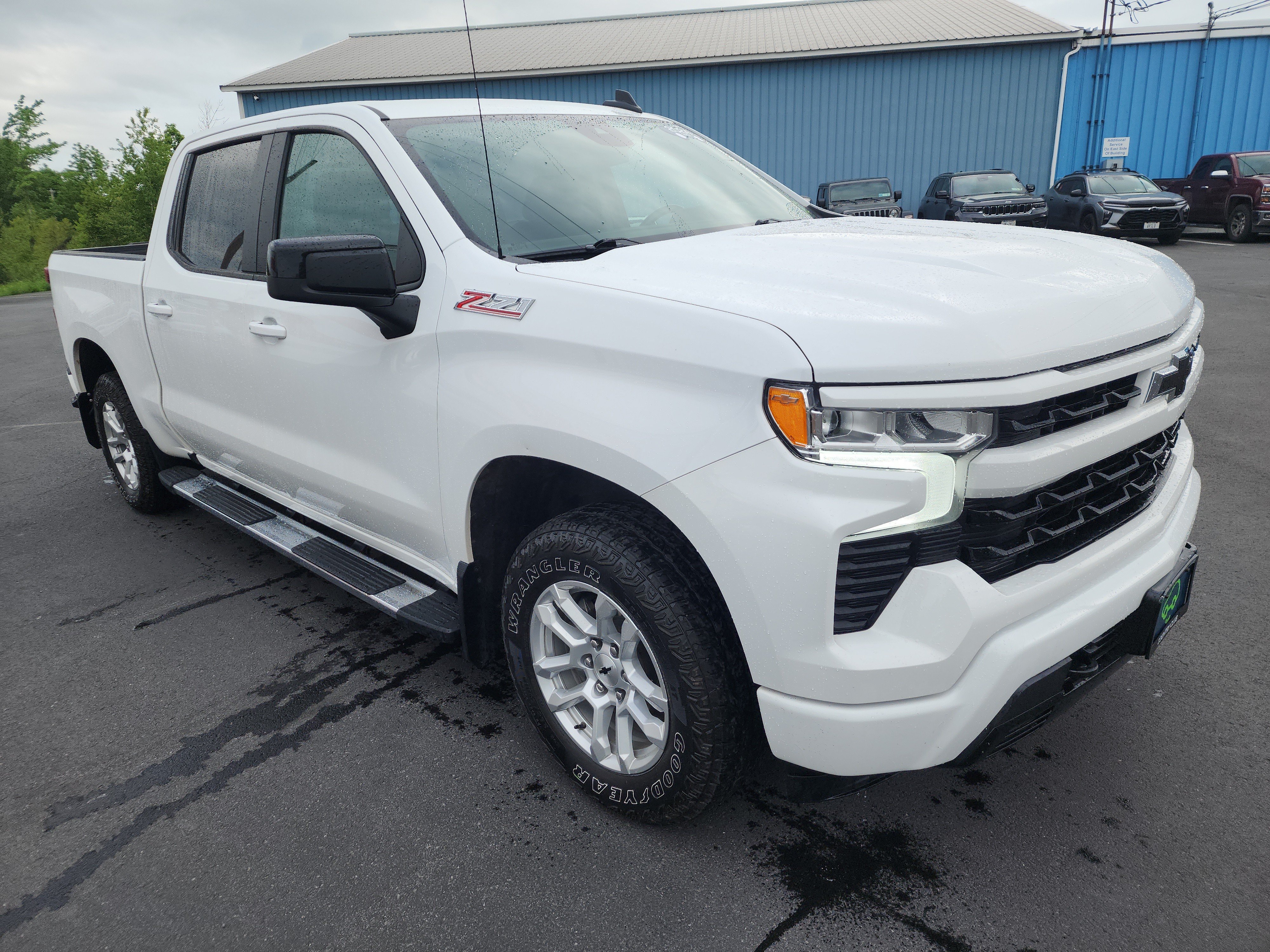 Certified 2024 Chevrolet Silverado 1500 RST w/ Z71 Off-Road Package AWD/4WD image 2