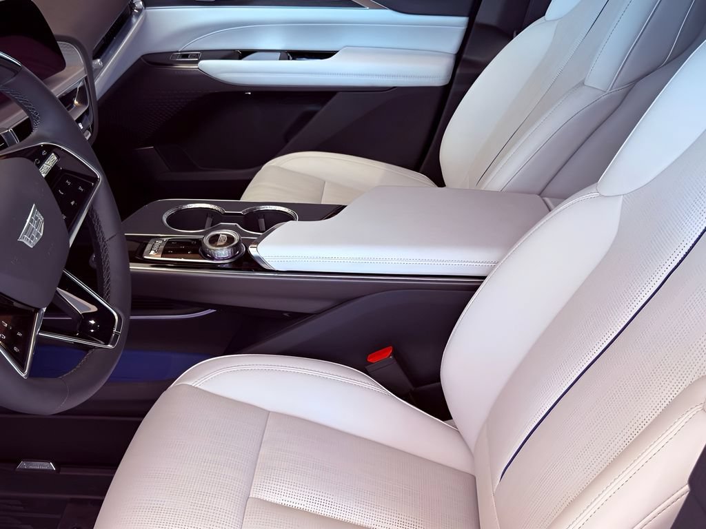 New 2026 Cadillac Lyriq Luxury w/ LPO, Floor Liner Package AWD/4WD image 8