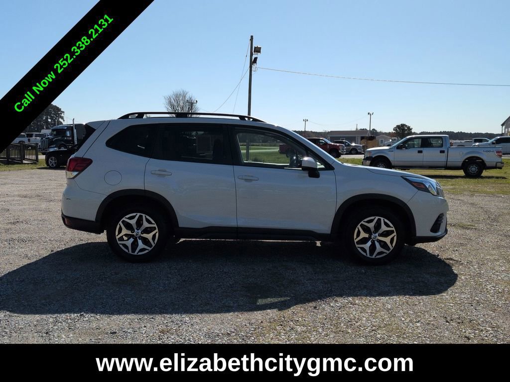 Used 2023 Subaru Forester Premium image 5