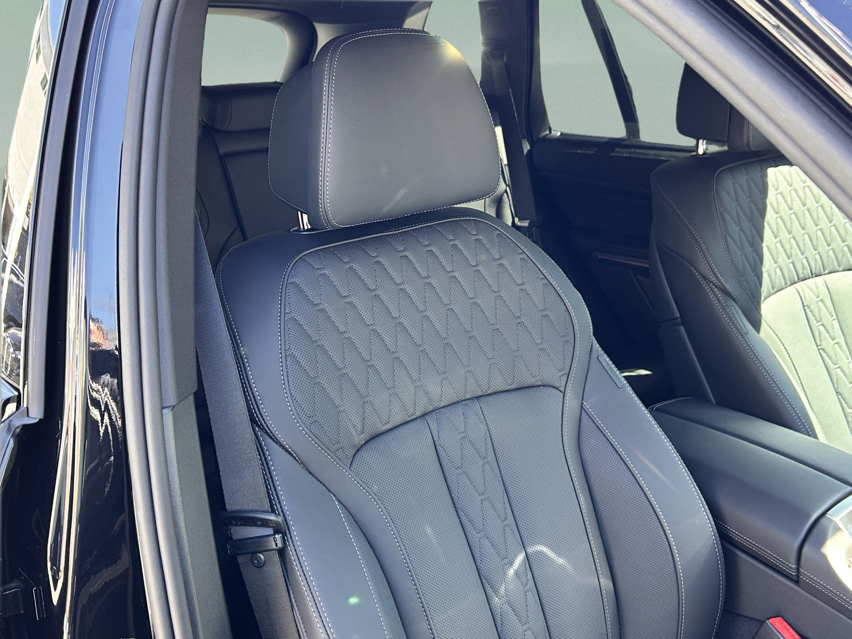 Used 2026 BMW X5 M60i AWD/4WD image 31