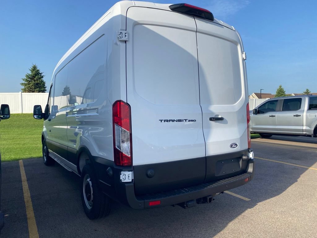 New 2026 Ford Transit 250 148 Medium Roof w/ Load Area Protection Package RWD image 10