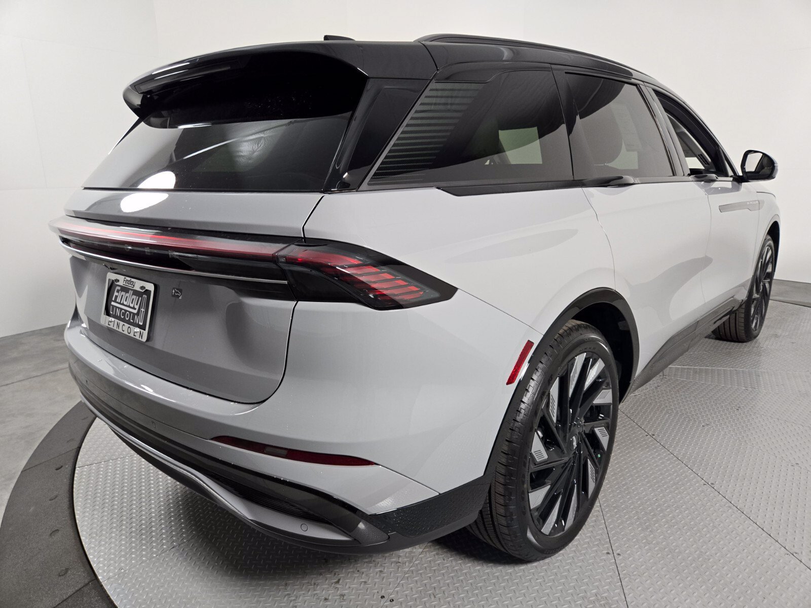 New 2026 Lincoln Nautilus Reserve w/ Jet Appearance Package AWD/4WD image 4