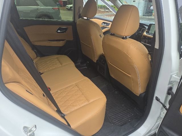 Certified 2023 Nissan Rogue Platinum w/ Platinum Premium Package AWD/4WD image 19