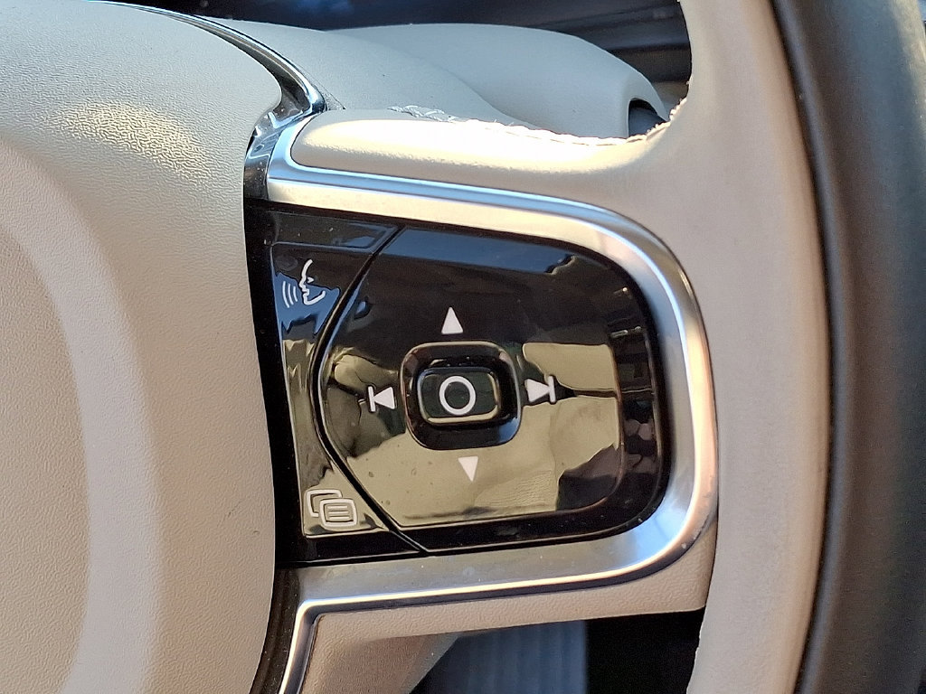 Used 2024 Volvo XC90 T8 Ultimate w/ Protection Package Premier AWD/4WD image 24