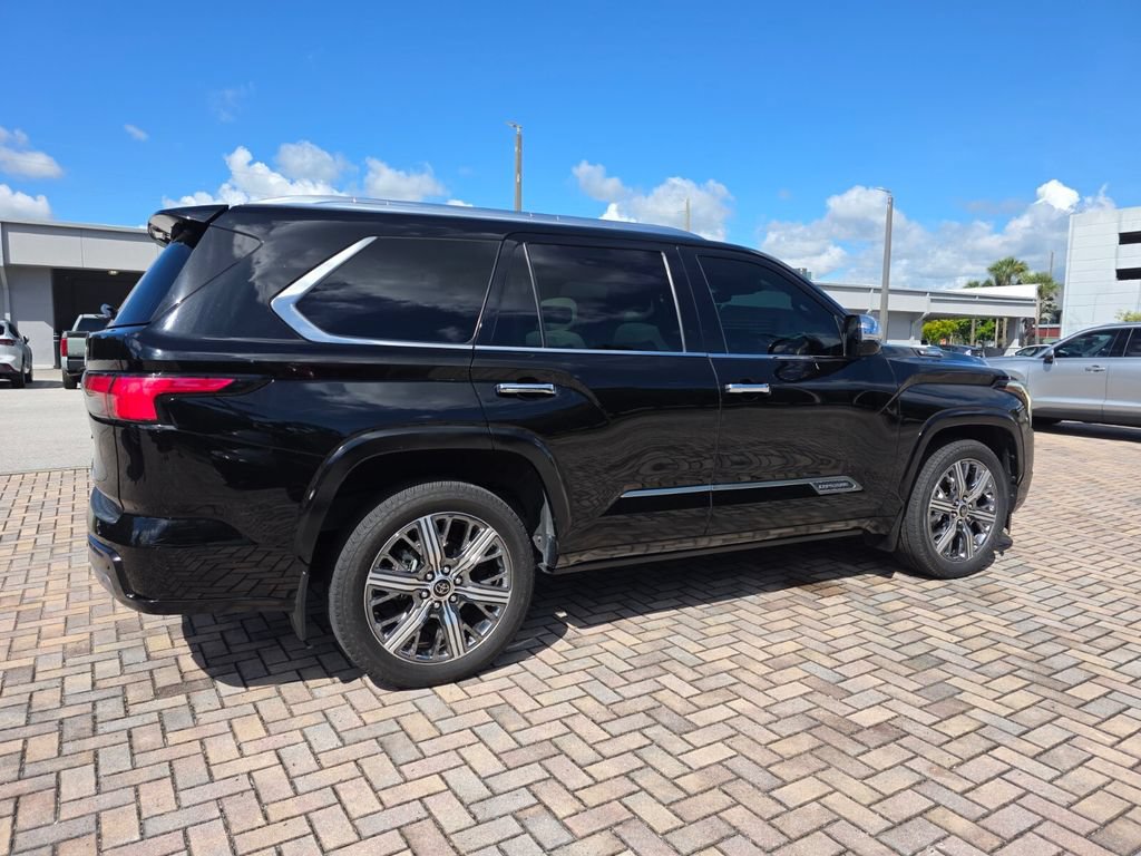 Used 2024 Toyota Sequoia Capstone AWD/4WD image 11