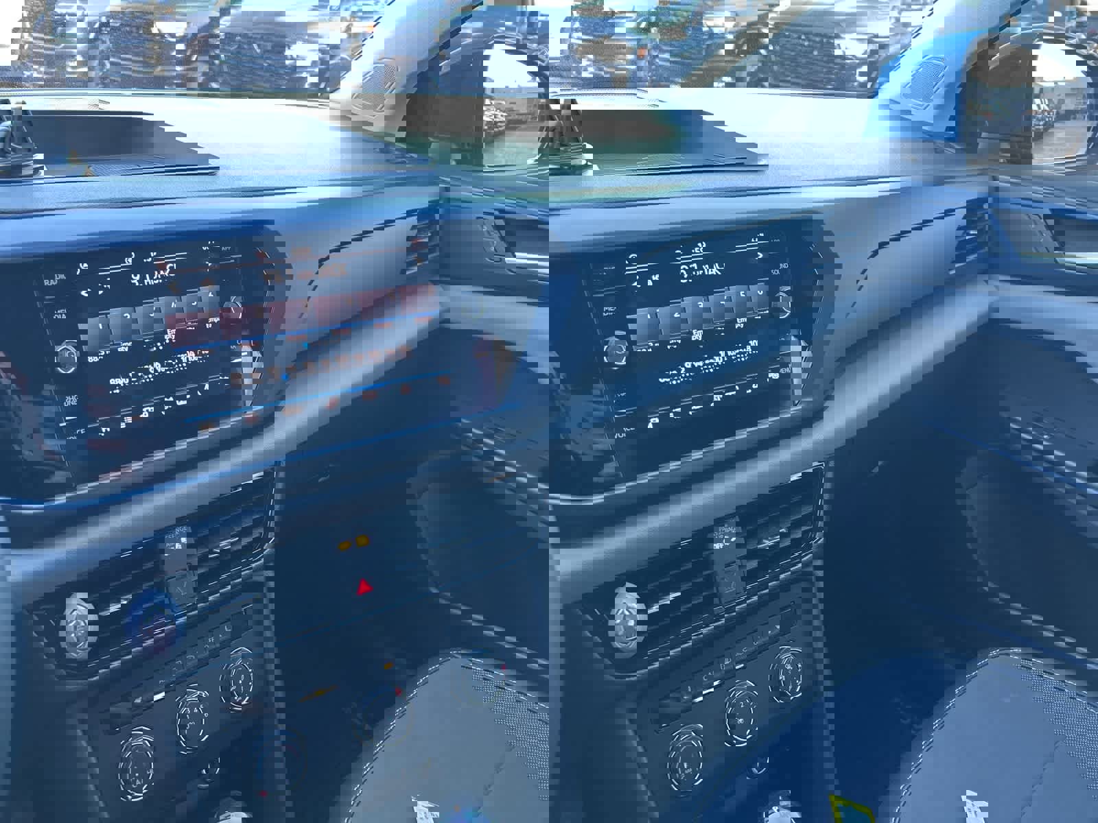 Used 2022 Volkswagen Taos SE image 42