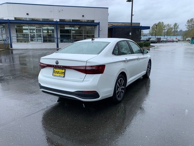 Used 2025 Volkswagen Jetta SE w/ Sunroof Package image 5