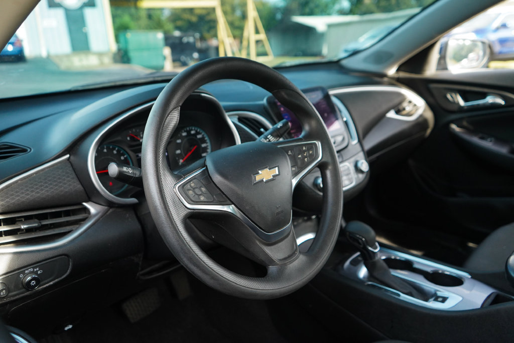 Used 2022 Chevrolet Malibu LT FWD image 6