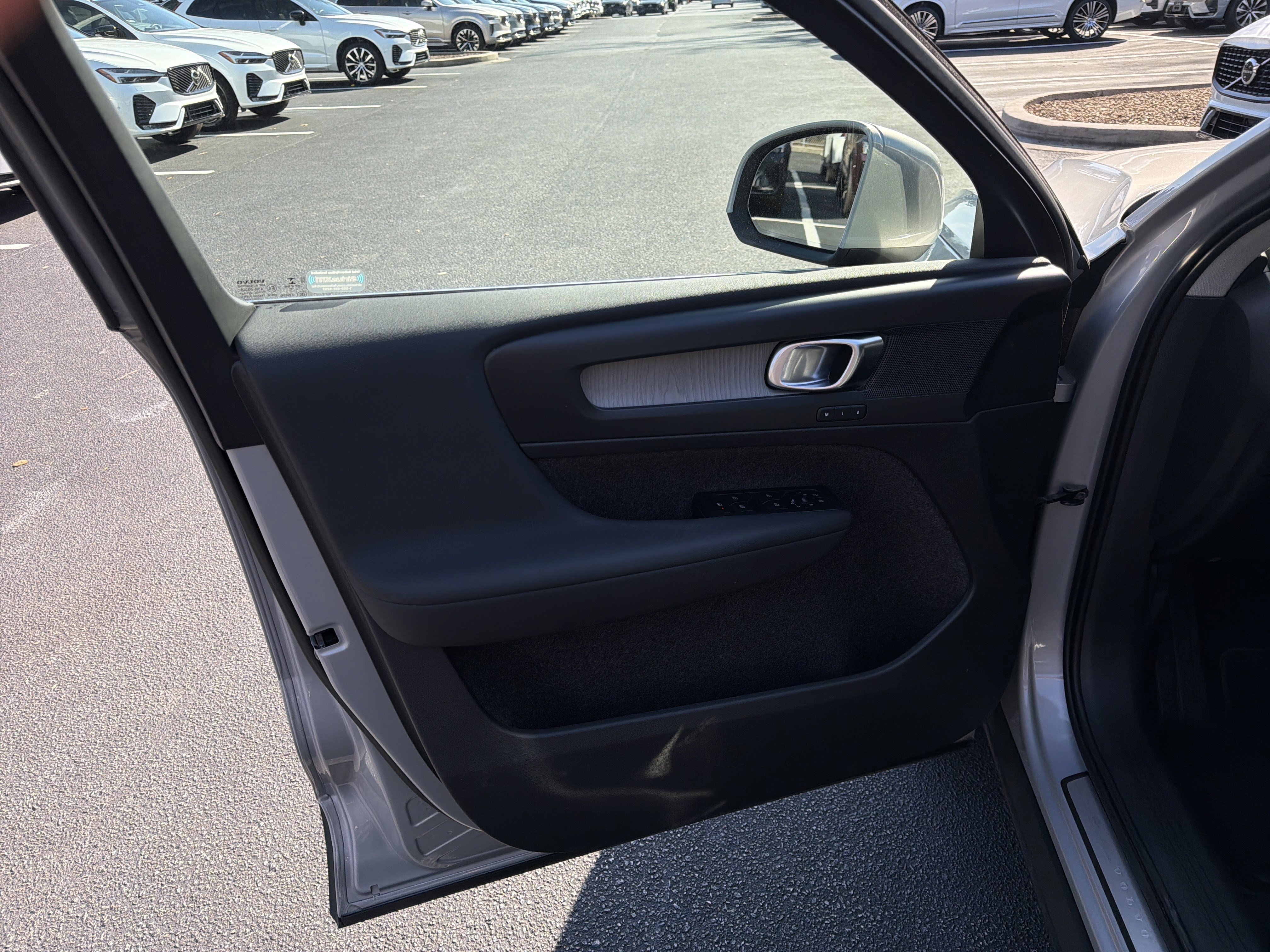 Certified 2023 Volvo XC40 B4 Plus w/ Driver Assist Package image 14