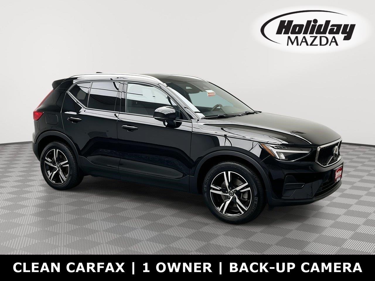 Used 2023 Volvo XC40 B5 Core