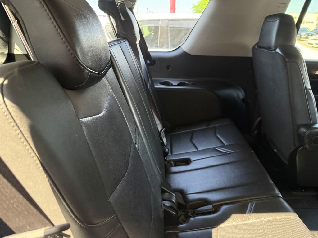 Used 2018 Cadillac Escalade ESV Luxury RWD image 14