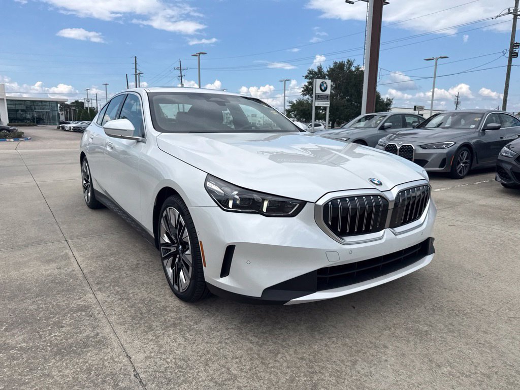Certified 2026 BMW 530i w/ Premium Package RWD image 7