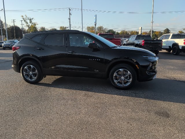 Used 2024 Chevrolet Blazer LT w/ Convenience Package FWD image 8