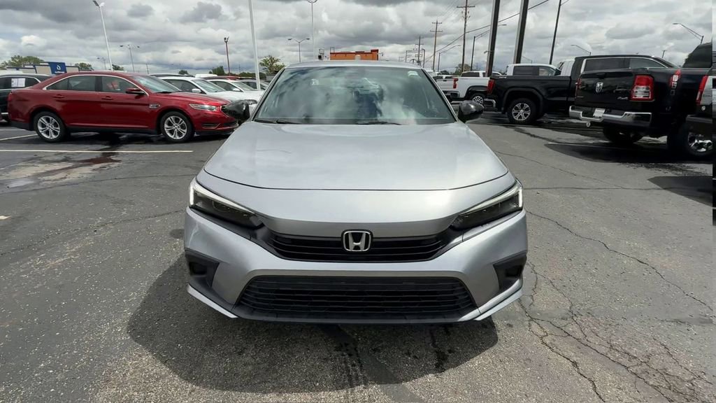 Used 2023 Honda Civic Sport image 3