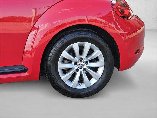 Used 2018 Volkswagen Beetle 2.0T S FWD image 9