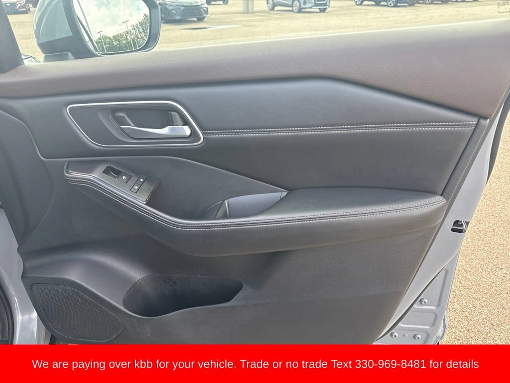 Used 2021 Nissan Rogue SV AWD/4WD image 32