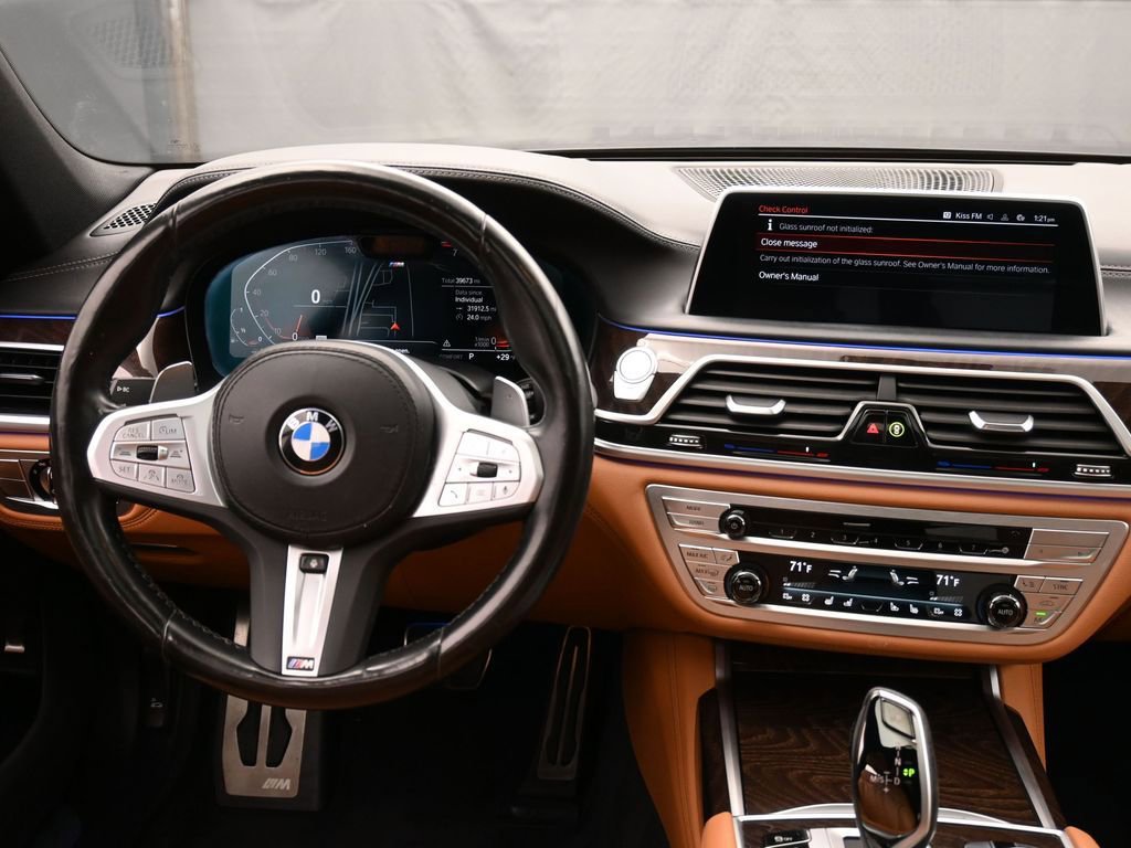 Used 2022 BMW 740i xDrive w/ M Sport Package image 11