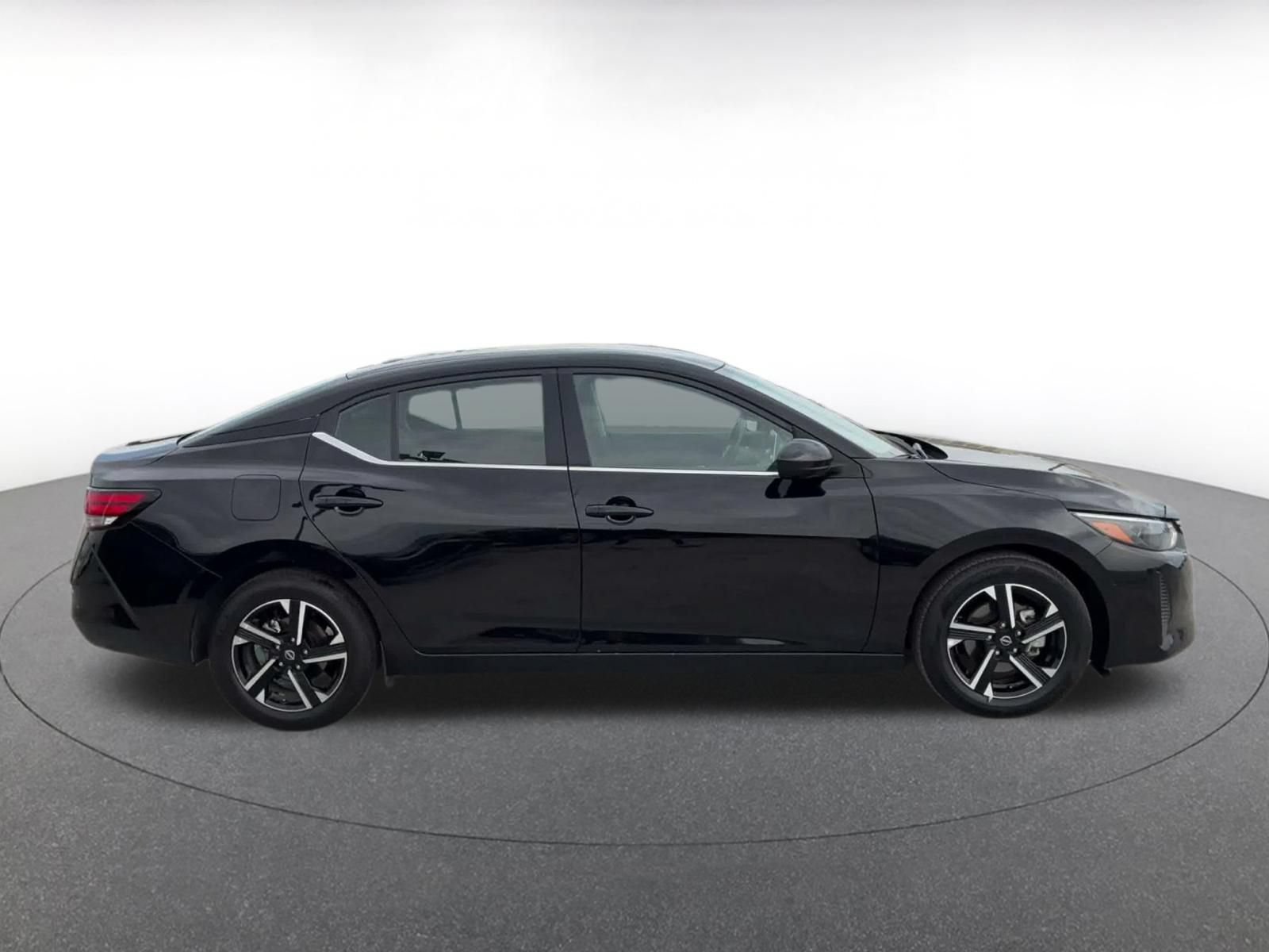 Used 2025 Nissan Sentra SV FWD image 15