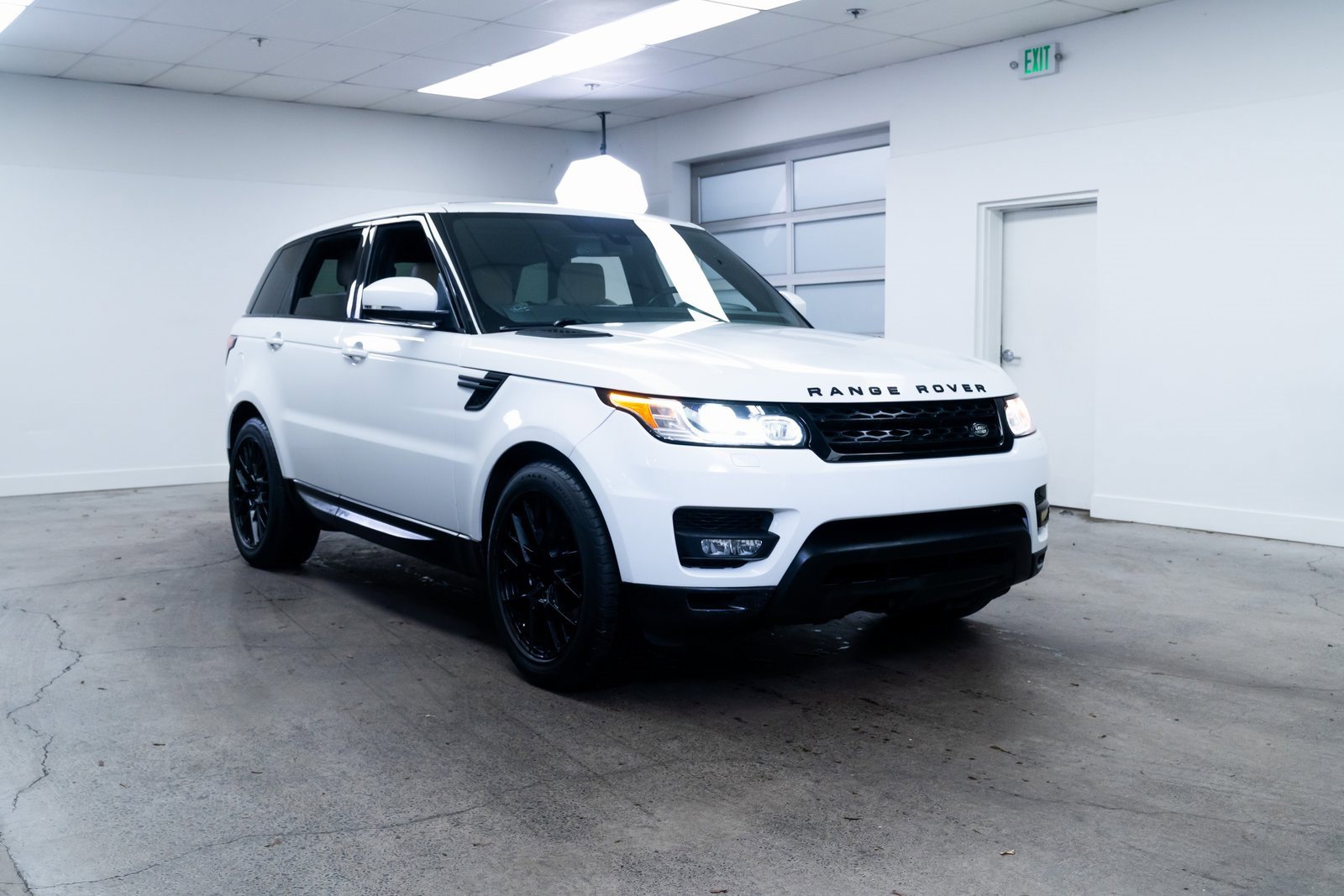 Used 2014 Land Rover Range Rover Sport HSE image 27
