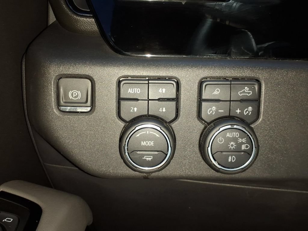 Used 2024 Chevrolet Silverado 1500 ZR2 AWD/4WD image 20