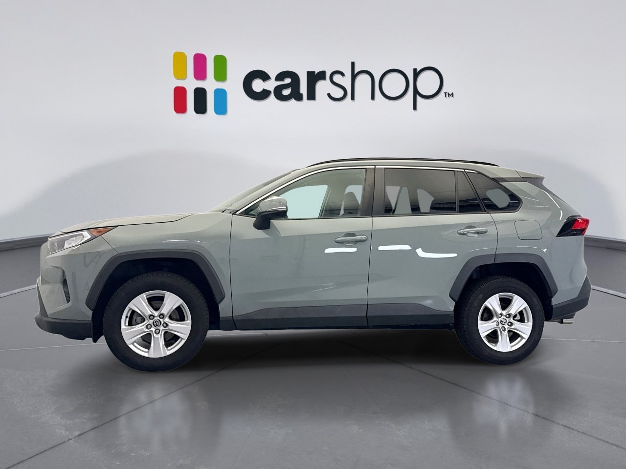 Used 2021 Toyota RAV4 XLE AWD/4WD image 2