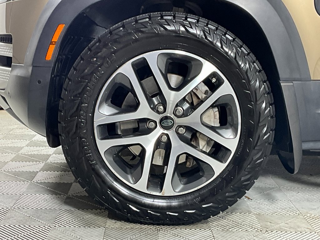 Used 2020 Land Rover Defender 110 HSE image 29