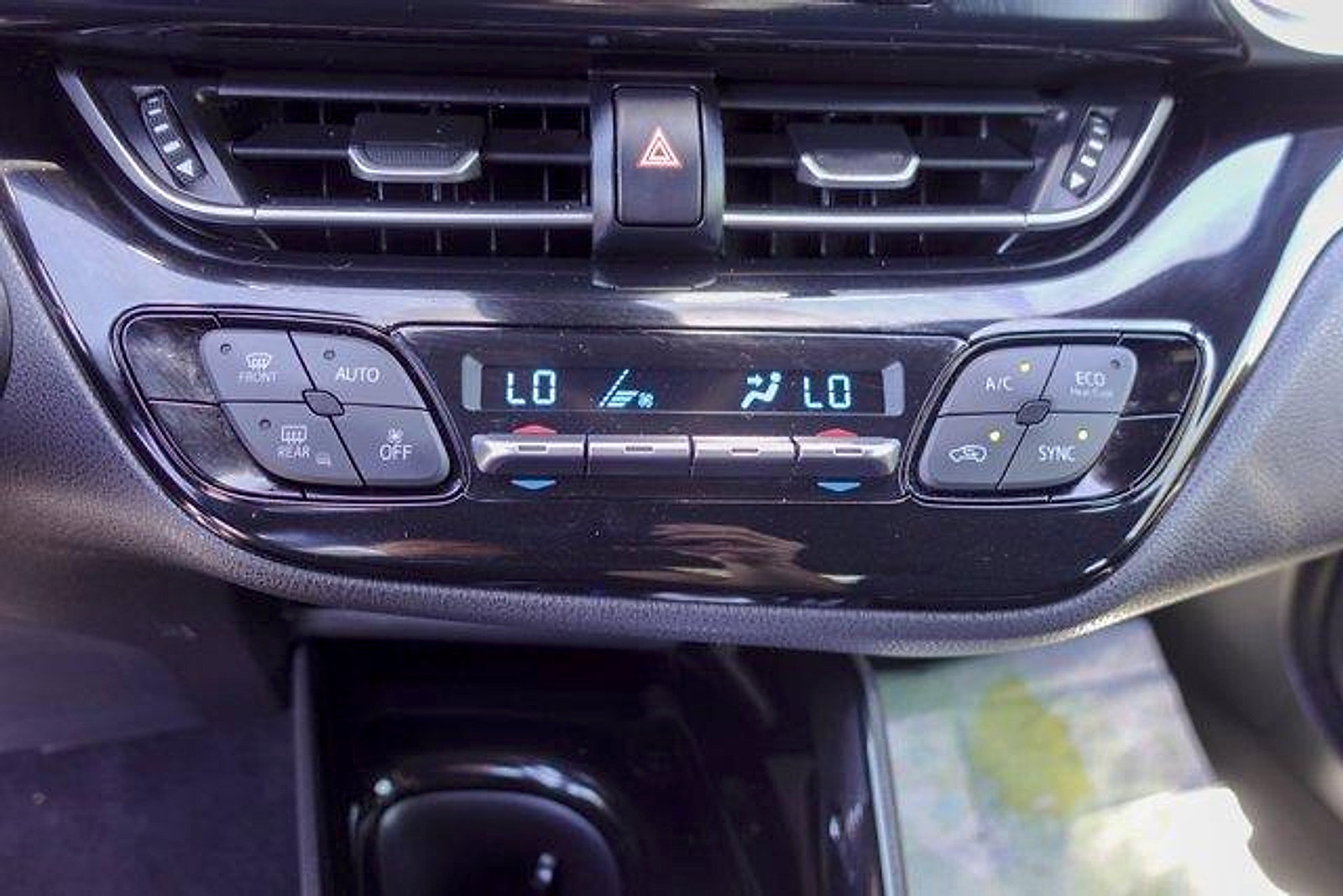 Used 2019 Toyota C-HR XLE FWD image 18