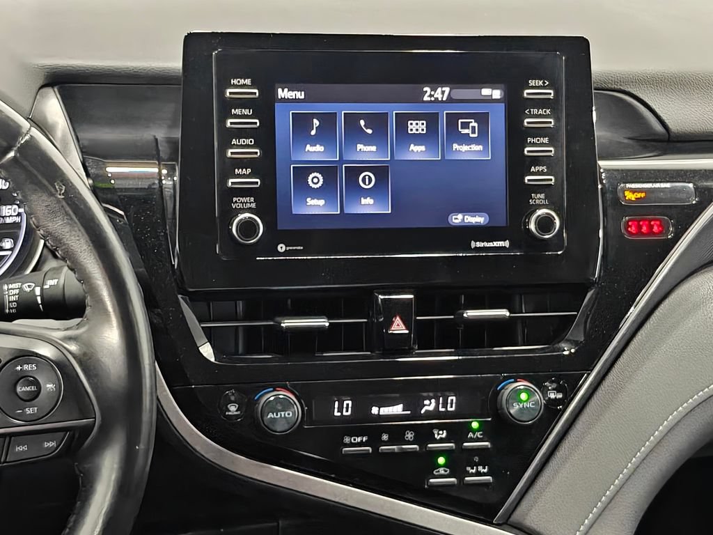 Used 2021 Toyota Camry SE FWD image 6
