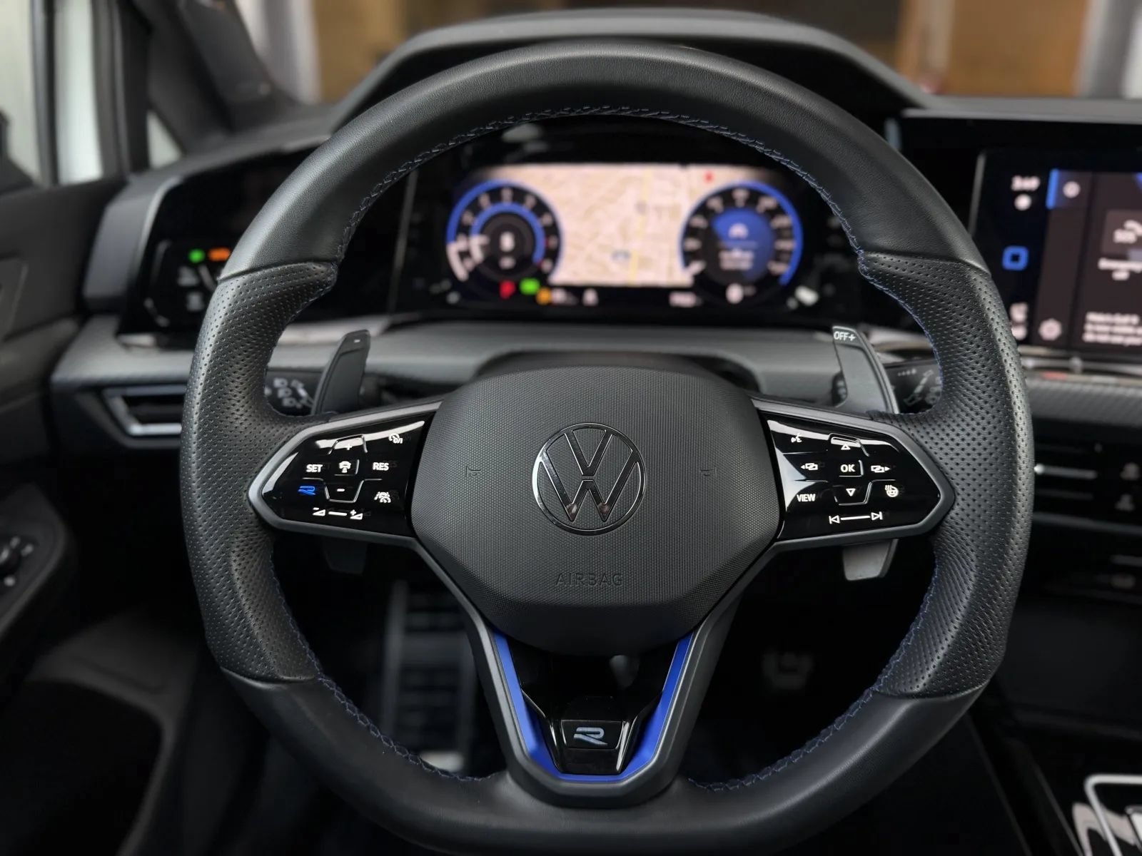 Used 2024 Volkswagen Golf R AWD/4WD image 22