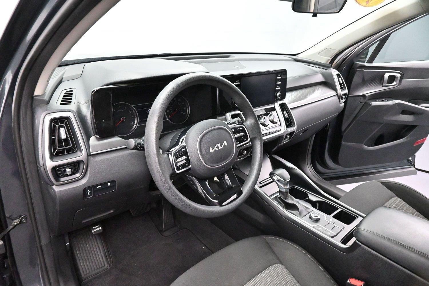 Used 2022 Kia Sorento LX FWD image 14