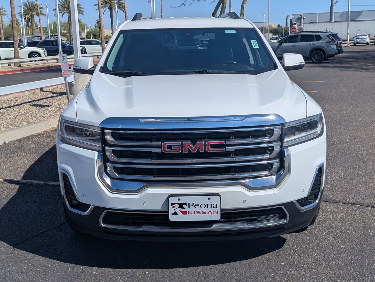 Used 2023 GMC Acadia SLT FWD image 9