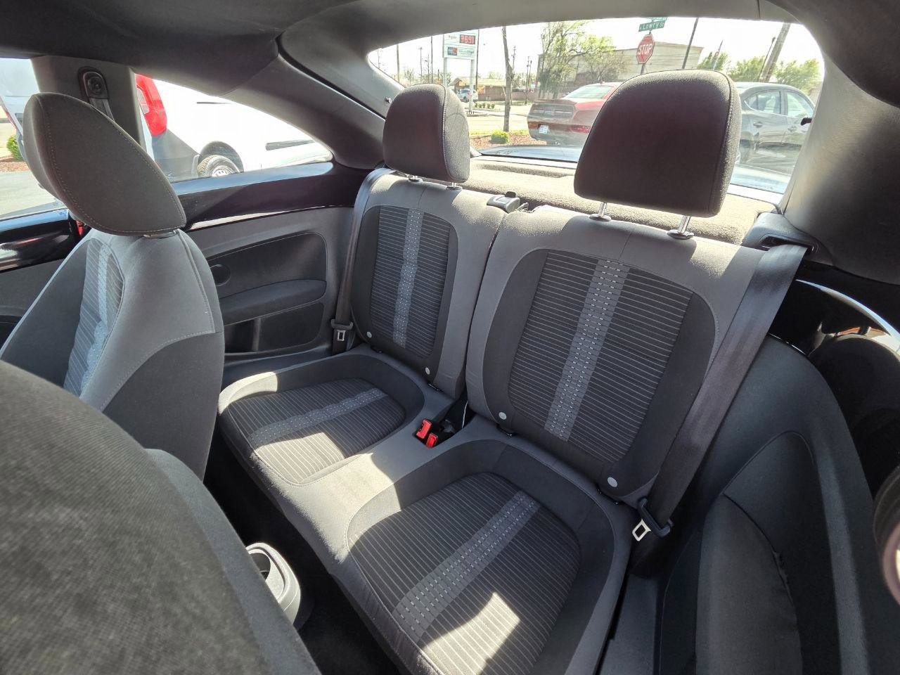 Used 2012 Volkswagen Beetle 2.0T image 11