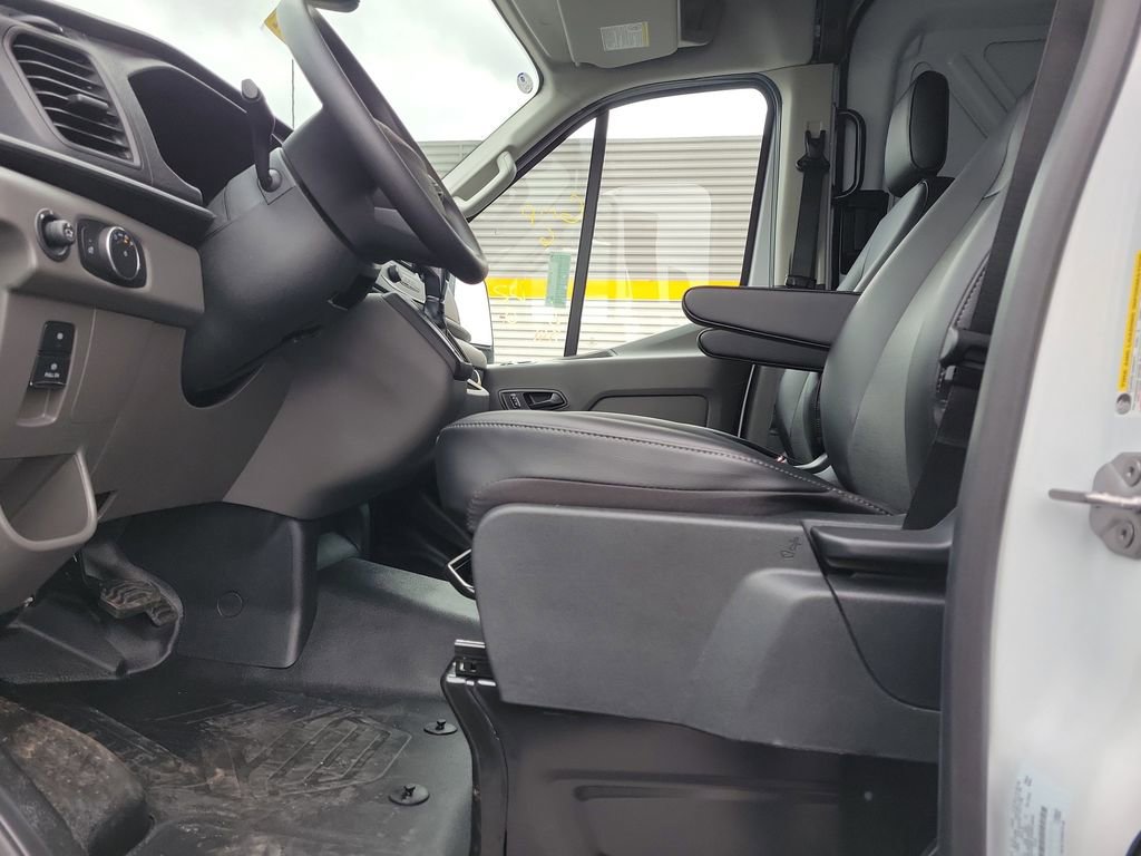New 2026 Ford Transit 250 148 Medium Roof image 18