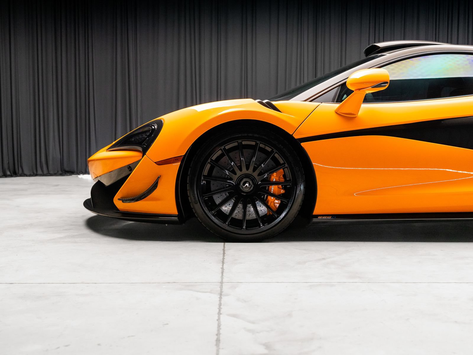 Used 2020 McLaren 620R RWD image 27