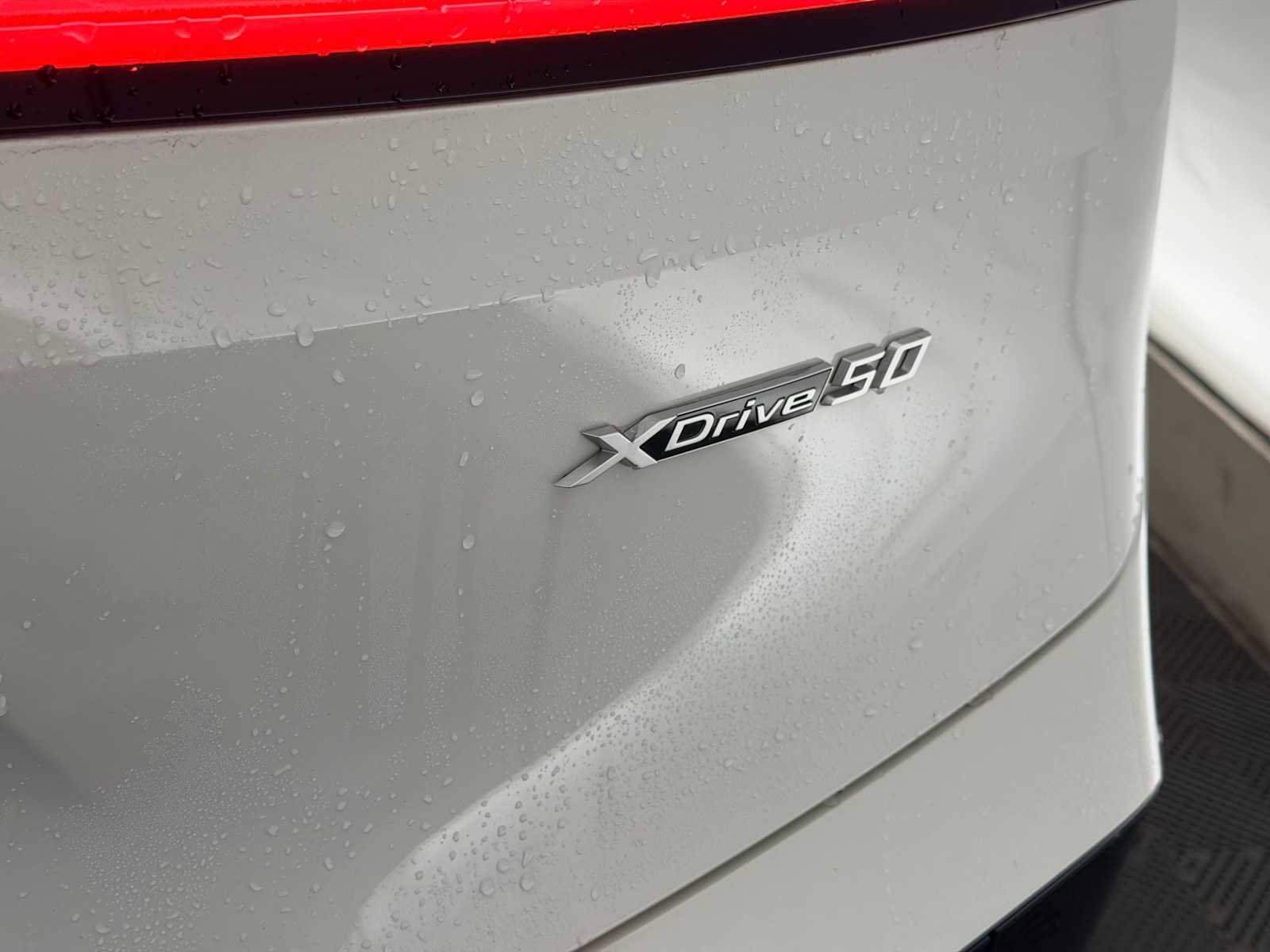 Used 2023 BMW iX xDrive50 w/ Sport Package image 12