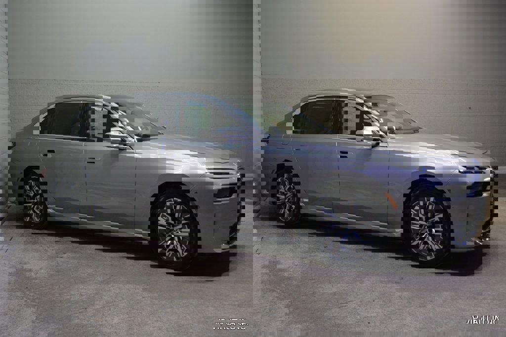 Used 2024 BMW i7 eDrive50 image 29