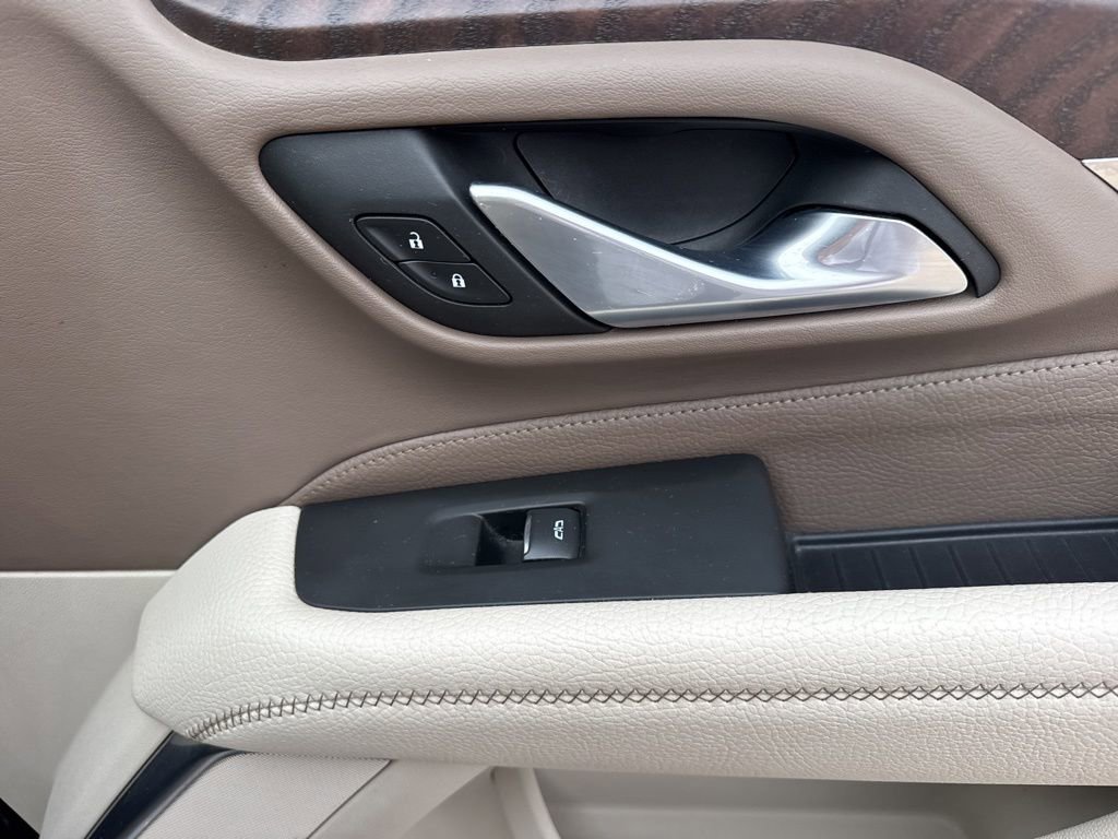 Used 2022 GMC Yukon XL Denali w/ Denali Premium Package image 54
