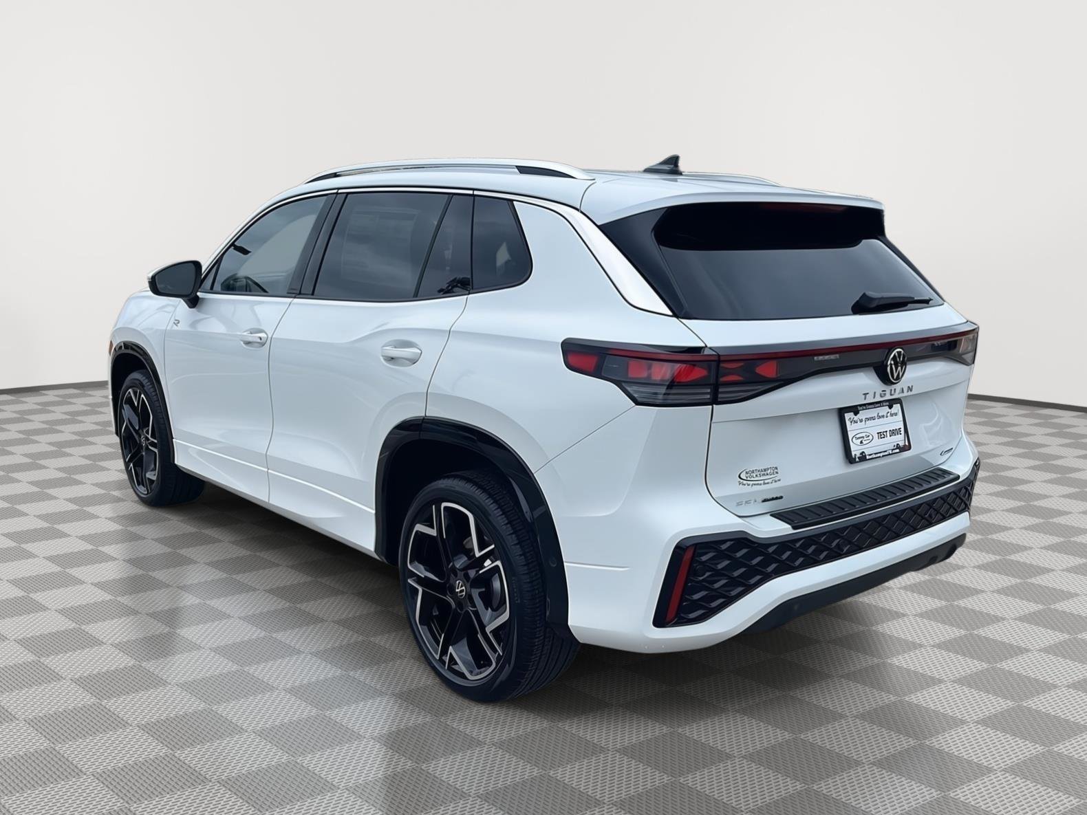 New 2026 Volkswagen Tiguan SEL R-Line AWD/4WD image 7
