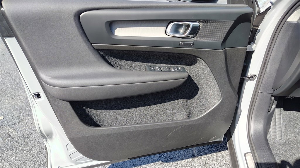 New 2026 Volvo XC40 B5 Core w/ Climate Package image 8