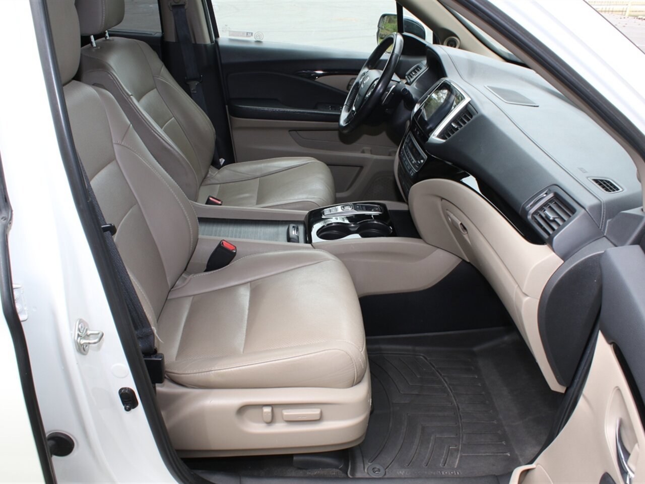Used 2018 Honda Pilot Elite image 13